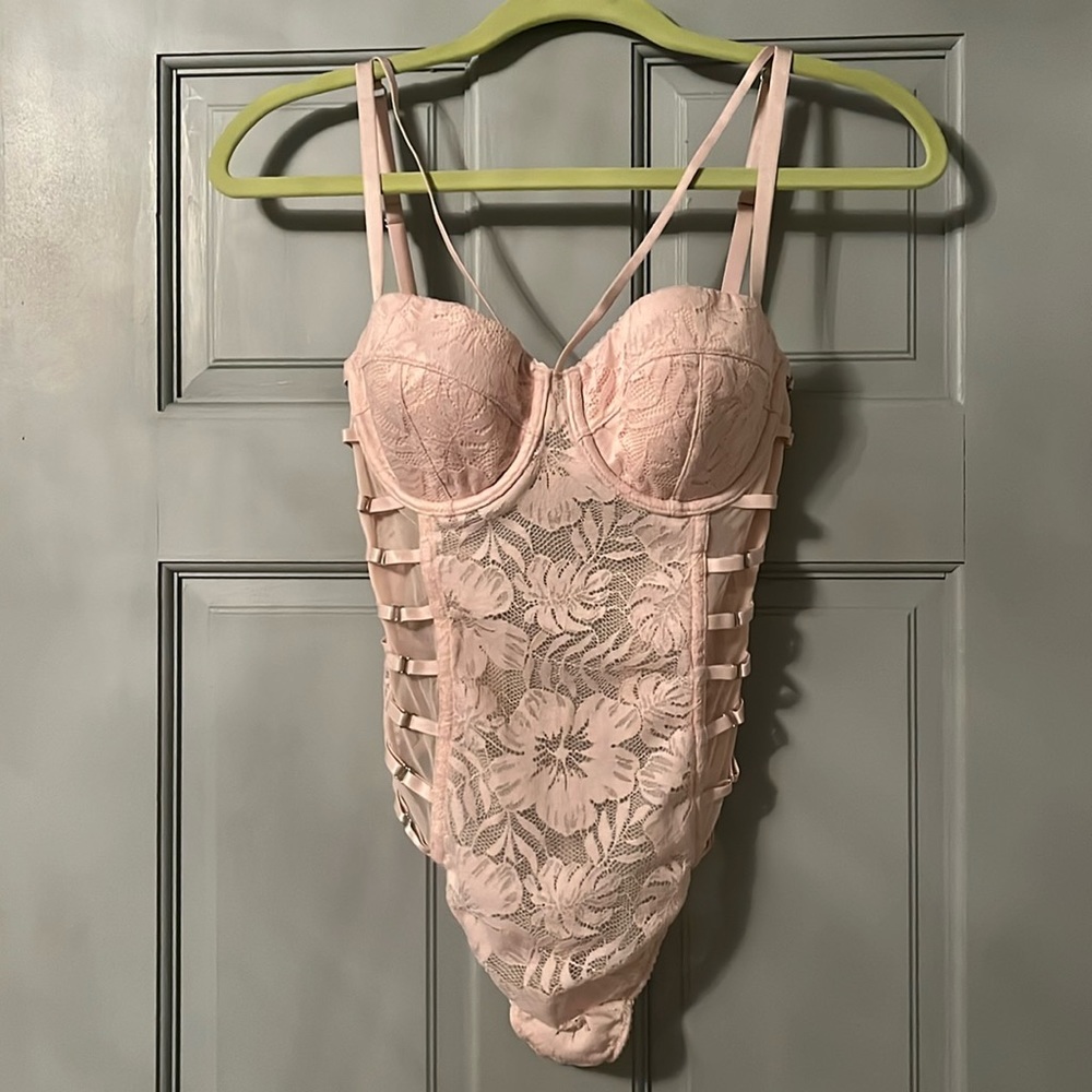 Vintage Victoria's Secret 34C Light Pink Lace Lingerie Bustier bodysuit